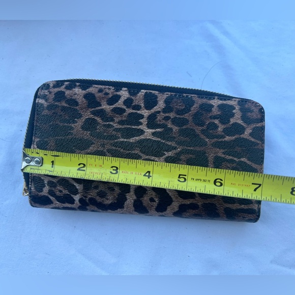 Elegant Black and Leopard Print Handbag & Wallet Set - Picture 10 of 15
